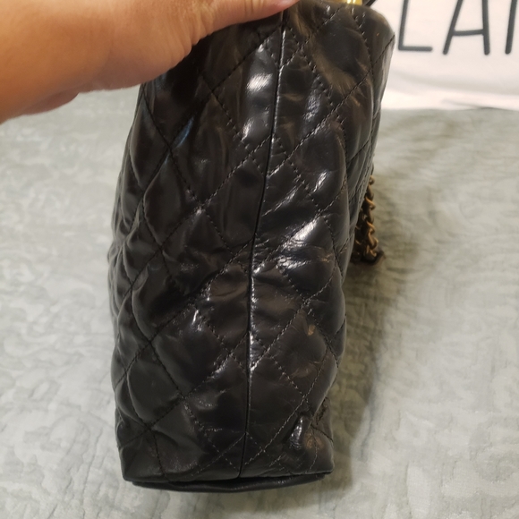 CHANEL Paris-Bombay Stingray Tote - Picture 14 of 17